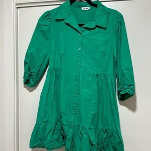 Green long sleeve dress